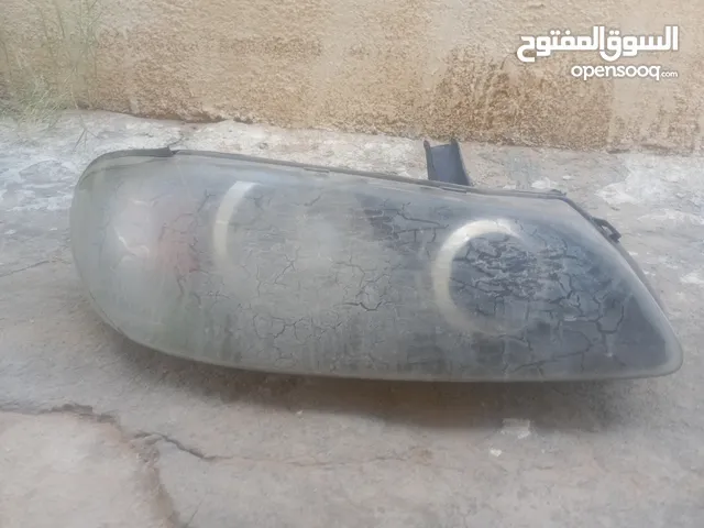 فنار يمين نيسان ألميرا 2005 المحكل يبي تنظيف فقط