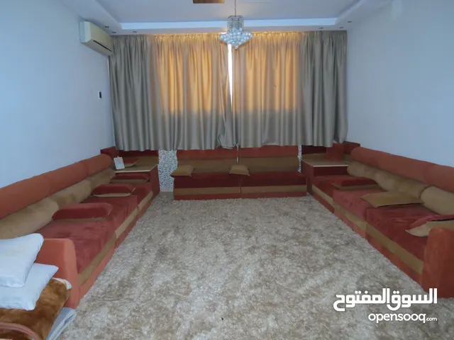303 فيللا لدوبلكس مكون من ثلاثة أدوار، دور تحت أرضي (ريفودجو) لبيع بسعر جيد belgalbu