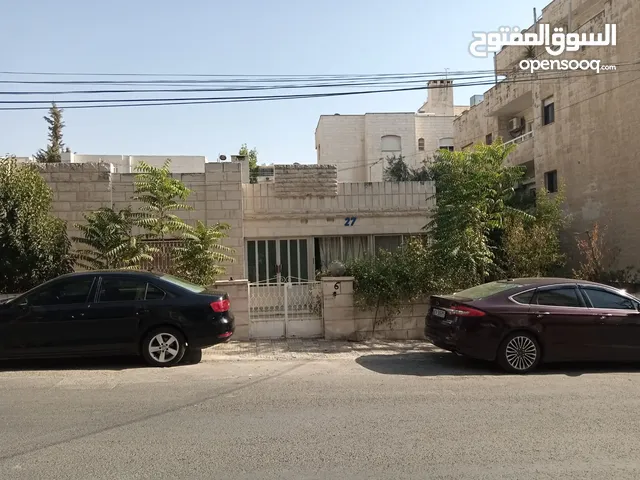 907 m2 4 Bedrooms Villa for Sale in Amman Abdoun