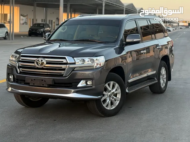 Land cruiser GXR V6 GCC 2017 price 135,000 AED