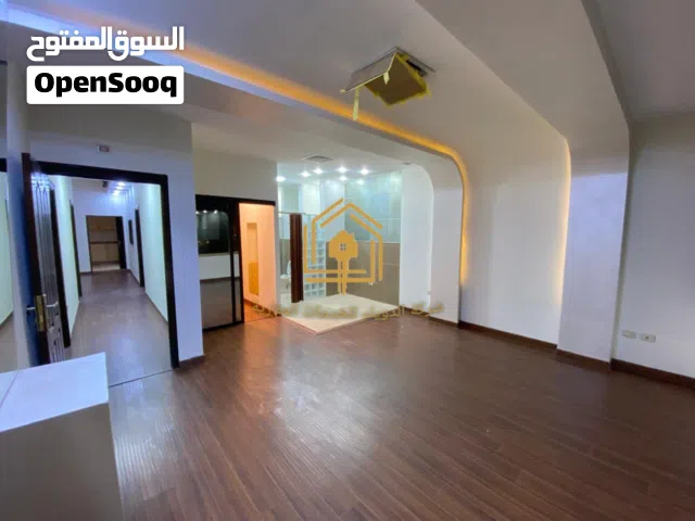 200 m2 3 Bedrooms Apartments for Rent in Amman Deir Ghbar