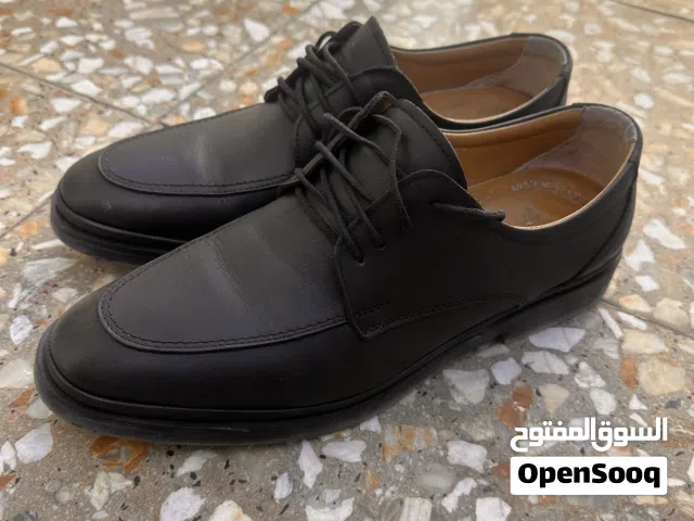 حذاء جلد طبيعي للبيع