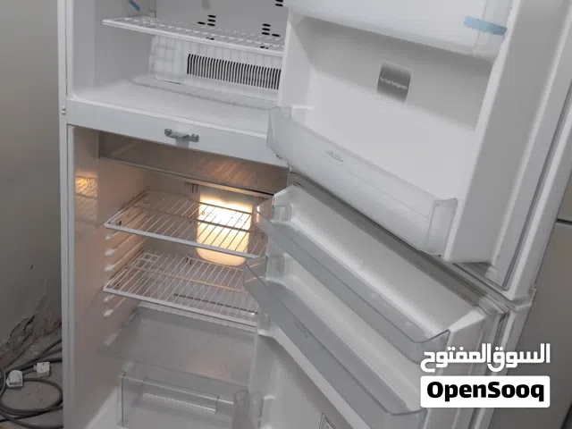 ÷÷ متوفر للبيع ثلاجة توشيبا يباني 20 قدم حجم وسط استعمال خفيف معا التوصيل والكفاله