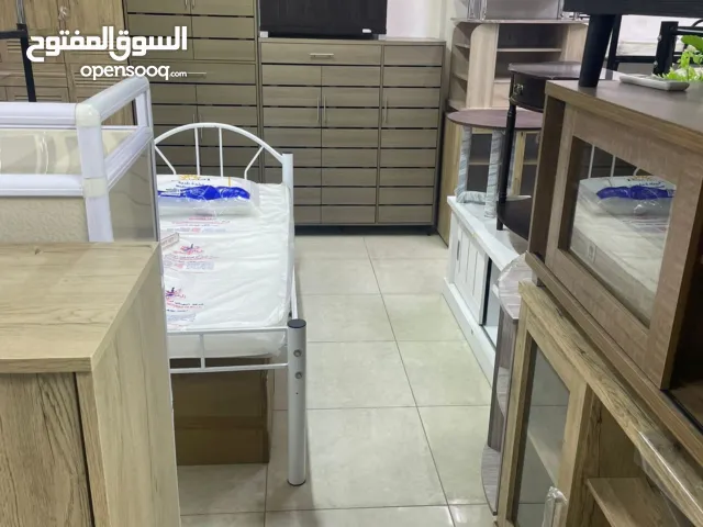 محل في موقع ممتاز 100 متر تقريبا