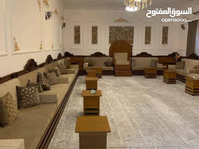 750 m2 More than 6 bedrooms Villa for Sale in Basra Abu Al-Khaseeb