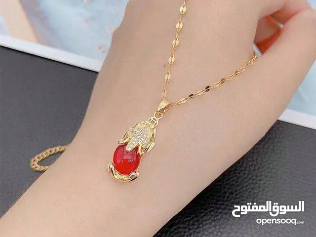قلادة كلاسك حجر احمر