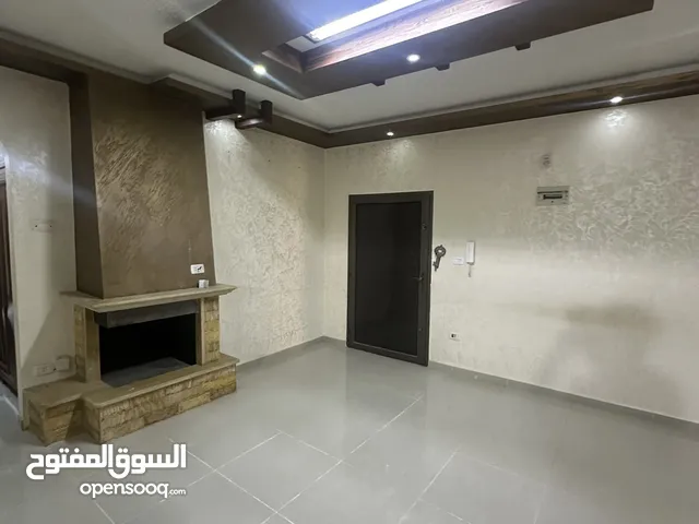 للبيع شقة طابق ارضي شبة جديدة