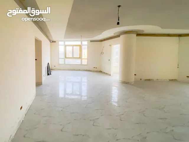 200 m2 3 Bedrooms Apartments for Sale in Alexandria Fleming