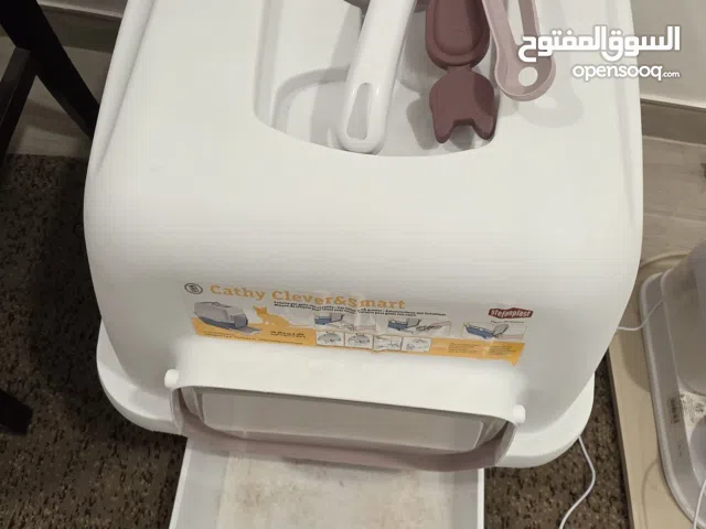 Cat letter box and water fountain with toys