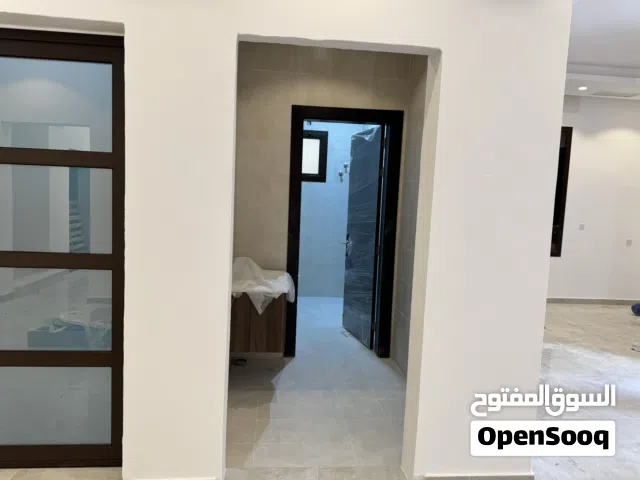500 m2 More than 6 bedrooms Townhouse for Rent in Al Jahra Matla'