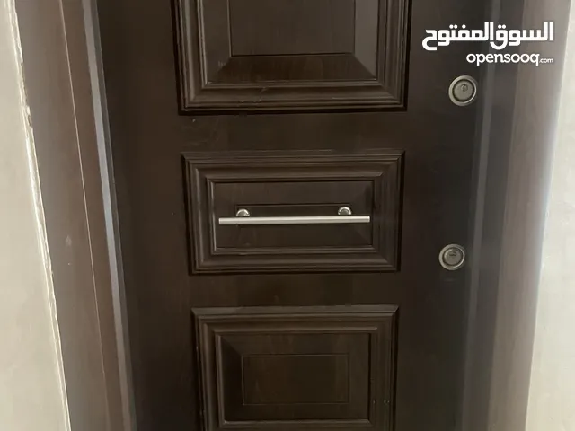 شقة مفروشة للبيع في ضاحية النخيل. رجم عميش.. عمر البناء 6 سنوات..سالم حبش للإسكان.