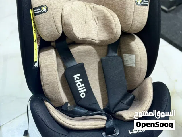 مقعد طفل للسيارة