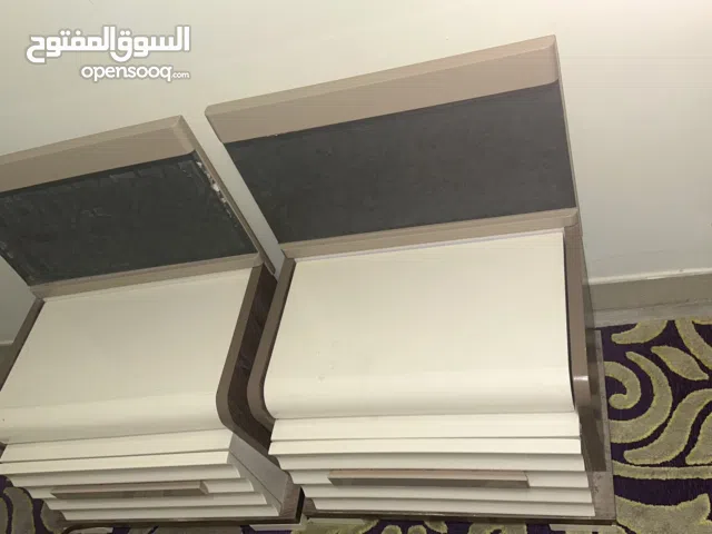 طاولات سرير جانبية (كمودينو)