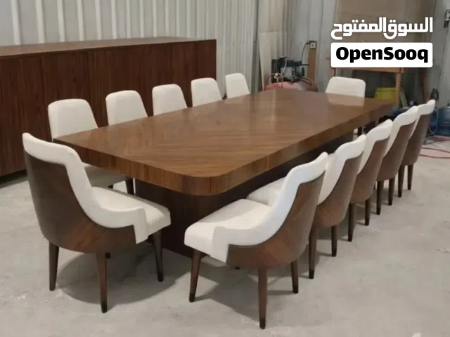 نوفر لكم كافة الاشكال والديزاينات من الطاولات ول كونسولات