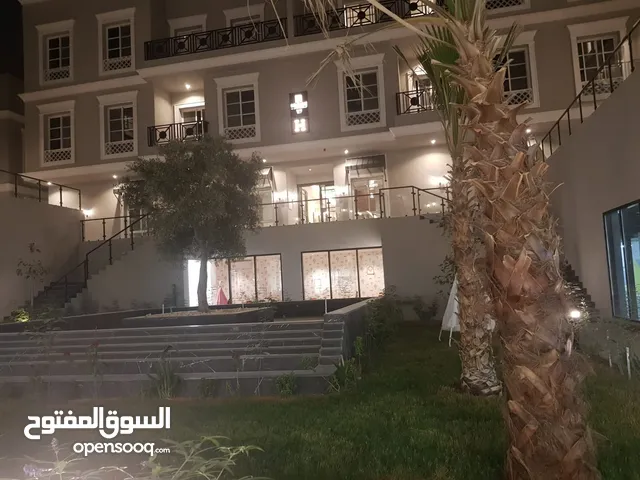 شقة  للأيجار الرياض حي الملقا مجمع سكني