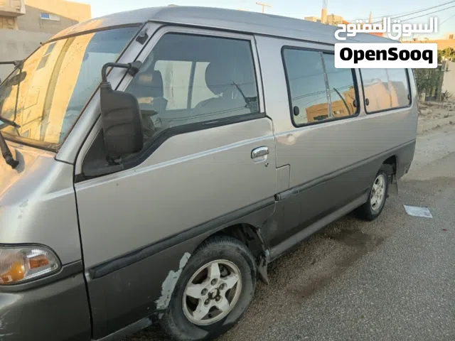 2000 Hyundai H 100