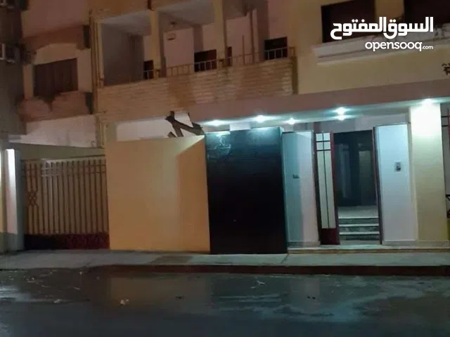 مبني سكني تجاري للبيع