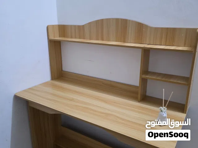 ميز مكتبي دراسي جديد للبيع