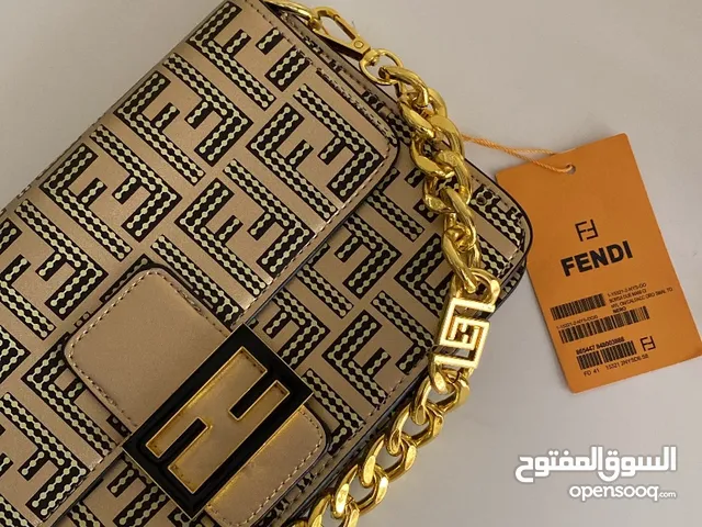 شنته ماركة فندي FENDI تقليد درجة اولى فاخرة
