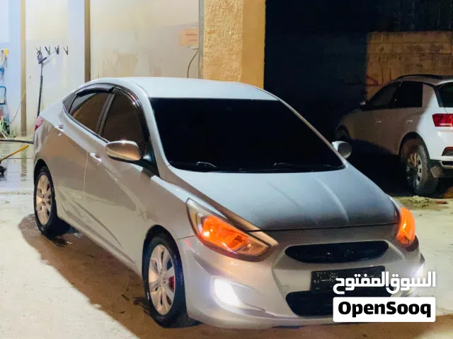 2016 هيونداي اكسنت GL