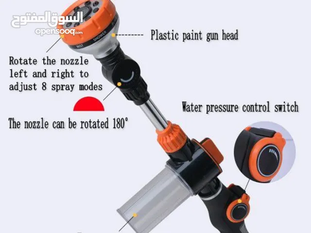 فرد رش الماء بـ 8 وظائف مصمم للاستخدام مع خرطوم الحديقة.  يحتوي على 8 أوضاع رش .