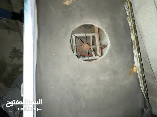 عرباي ذرة على شكل باص مدرسة مع كامل معداتها