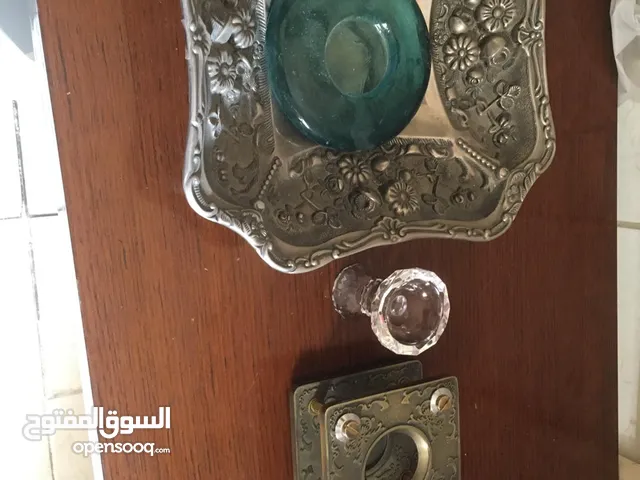 تحف و أنتيكات و كريستال
