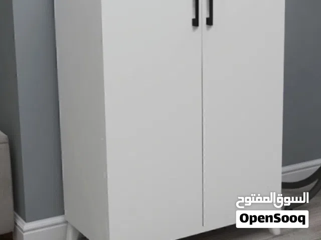 جميع ما يلزم منزلك من اثاث خزاين احذيه وخزائن ضرفتين ومكاتب وطاولات LCD للتلفزيون في أجمل أنواع خشب