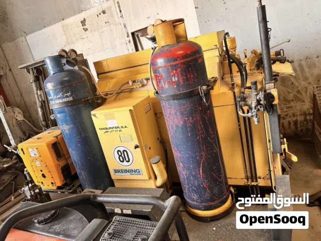 آلة اصلاح الطرق والأسفلت BREINING
