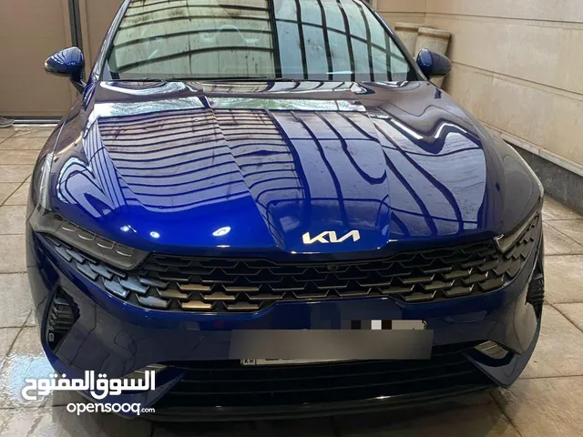 كيا k5 موديل 2023 لون ازرق