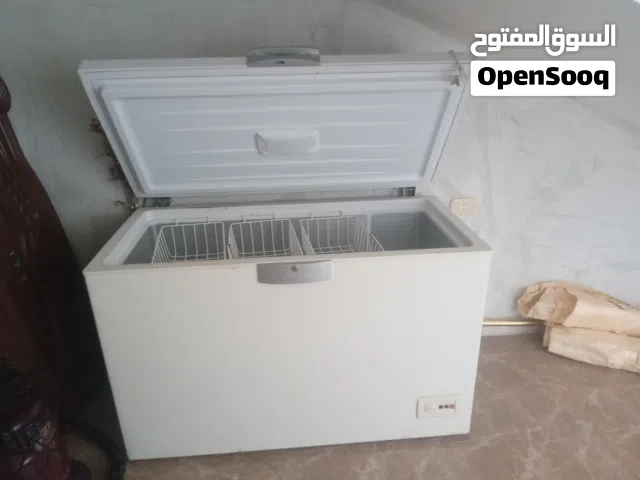 متوفر فريز حجم كببر يبي شبكه فقط والباقي مطور هيكل نظيف مشاء الله  الطول متر 130 والعرض 60  سعر500