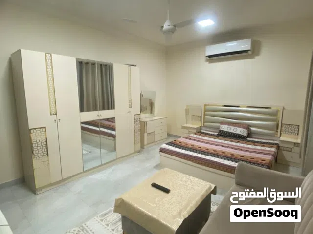غرفه وحمام مفروشه شامل قريب جميع الخدمات مقابل شاشه هرمز 150