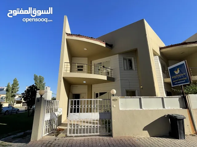 140 m2 4 Bedrooms Townhouse for Rent in Erbil Other