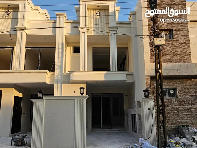 125 m2 4 Bedrooms Townhouse for Sale in Erbil Brayaty