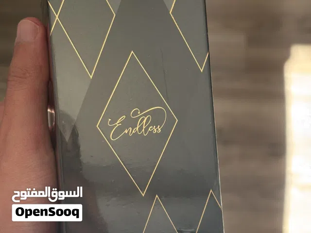 عطر فريد من نوعه القطعتان الوحيدتان في الاردن