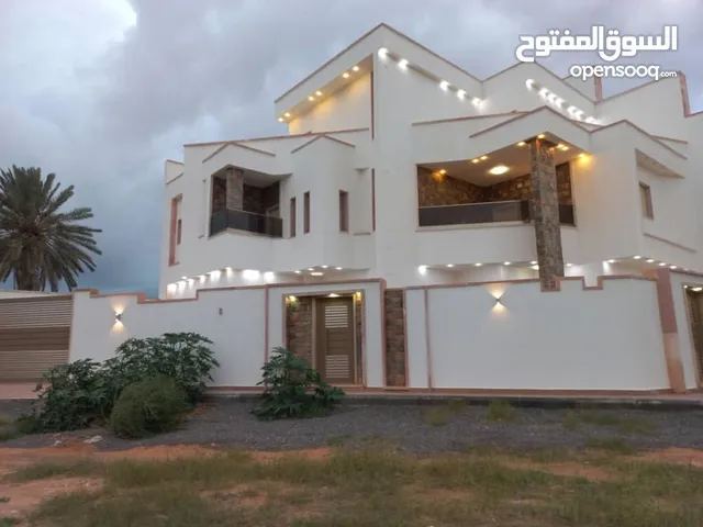 860 m2 5 Bedrooms Villa for Sale in Tripoli Other