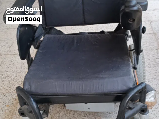 كرسي متحرك كهربائي بحالة ممتازة للبيع