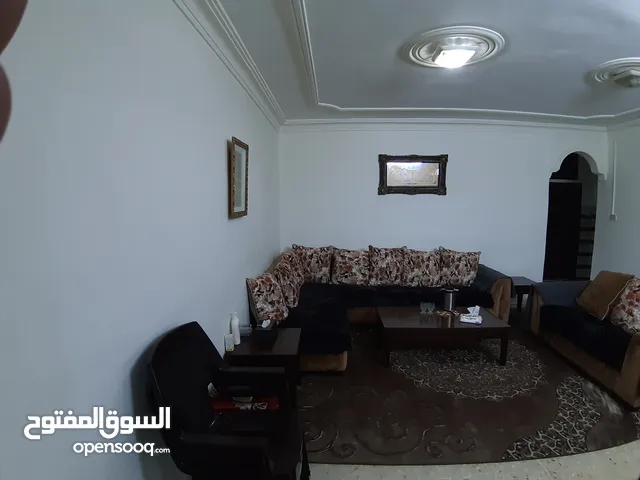 شقة واسعة للبيع قرب مخابز نبيل الحي شارع الهاشمي
