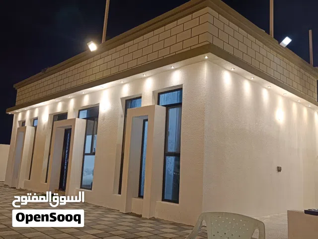 مبنى جديد يصلح للسكن او كاستراحة