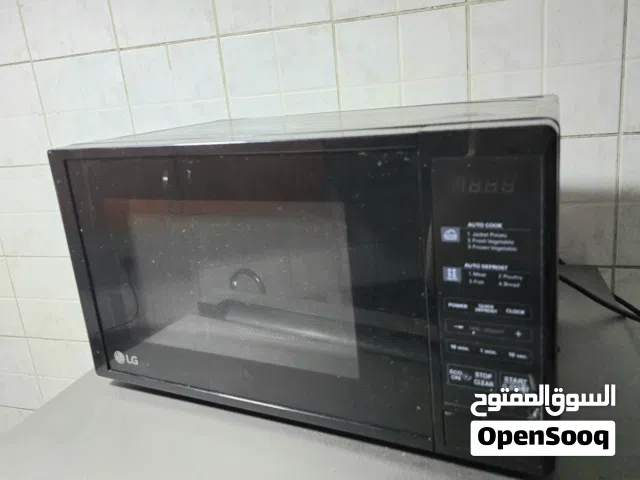 ميكرويف LG بحالة جيدة .. LG microwave in like-new condition