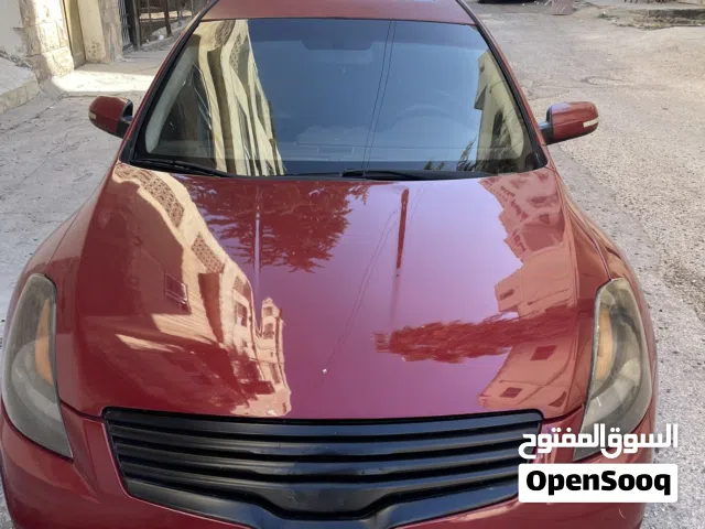 2009 نيسان التيما Standard