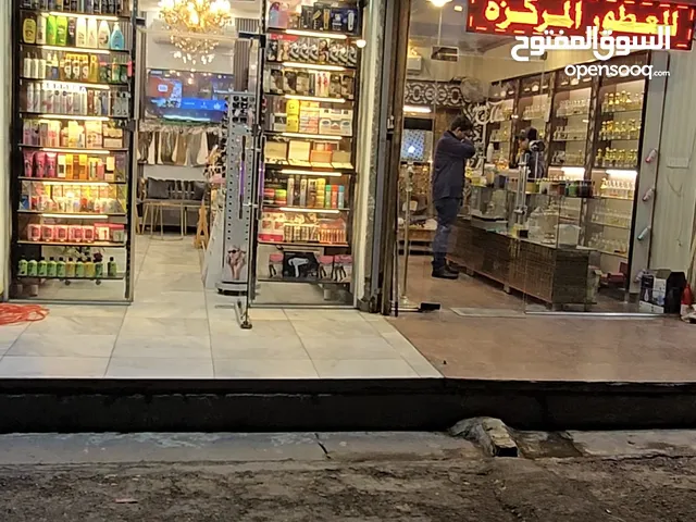 المحل تابع النادي شباب 6 قفليه يجاره 210الف كلش قليل ابيع كامل هوه والبضاعه ماخذ منه كلشي سلم مفتاح