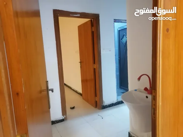 100 m2 3 Bedrooms Apartments for Rent in Basra Manawi Lajim