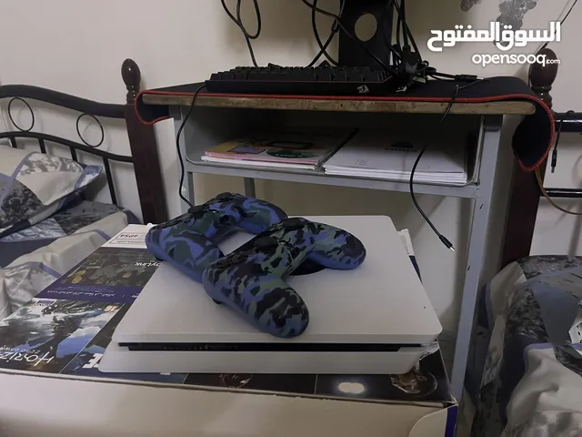 بلاستيشن 4 سليم مع شاشة مع كيبورد مع جهازين تحكم مع شريط فيفا جاهز للاستعمال شبه جديد