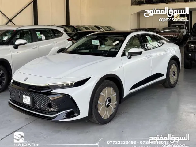 تيوتا كراون بلاتينيوم زيرو موديل 2025 محرك سعه 2000 اللون الخارجي ابيض والداخلي بيجي