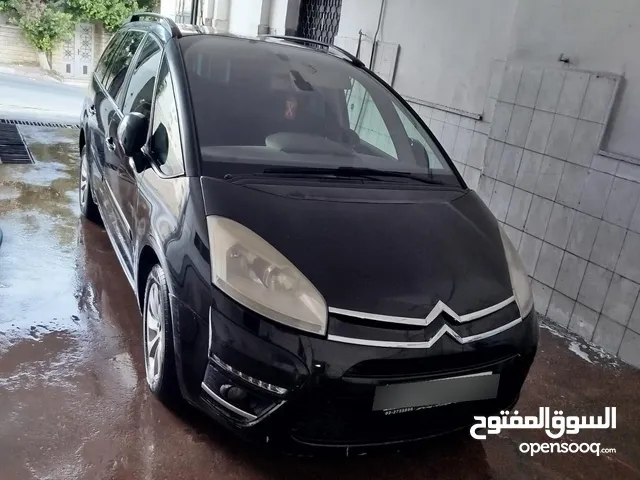 سيتاروين بيكاسو اسود 7 ركاب بيت لحم