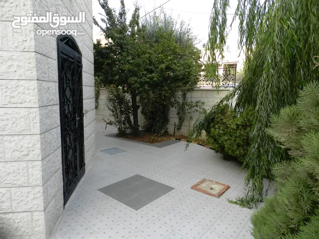 370 m2 3 Bedrooms Villa for Sale in Amman Dahiet Al Ameer Rashed