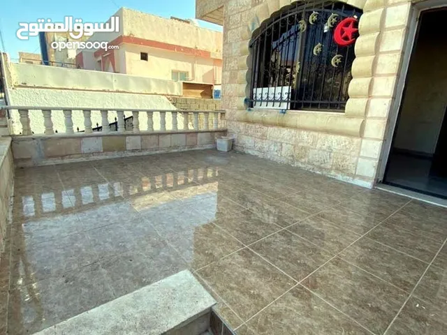 شقه للبيع في الثالثة طابق ارضي معلق شارع ألرئيسي مقابل السابعه اكمال المنشور في الأسفار