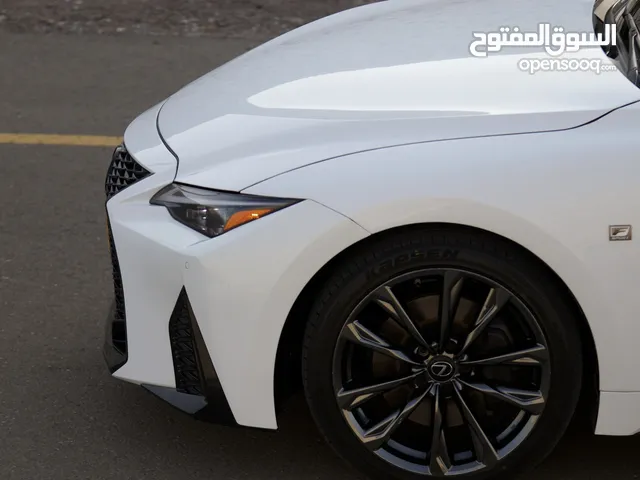 Is 350F sport 2022 نظيف جداً