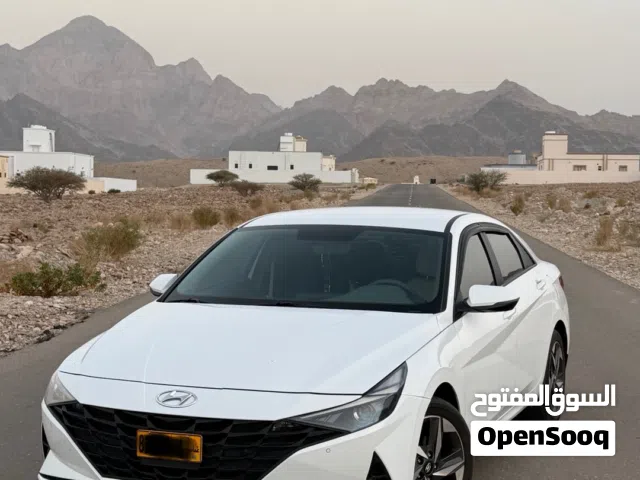 2023 هيونداي النترا SE